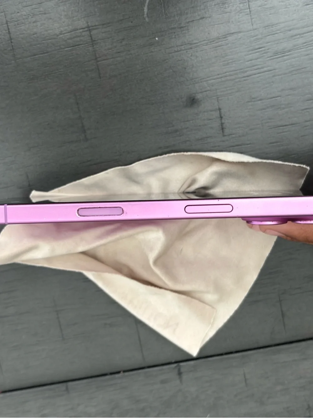Apple iPhone 16 Pink